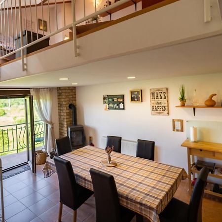 Specious Apartment Manitu In Forest Countryside Fuzine Luaran gambar